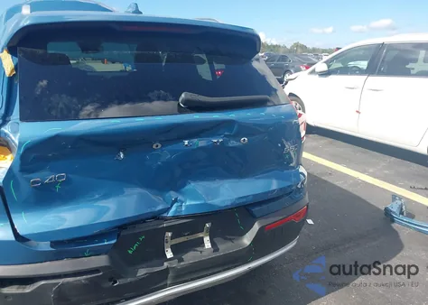 2024 Volvo Xc40 B5 Plus Bright Theme z USA, uszkodzony, nr VIN YV4L12UEXR2232406